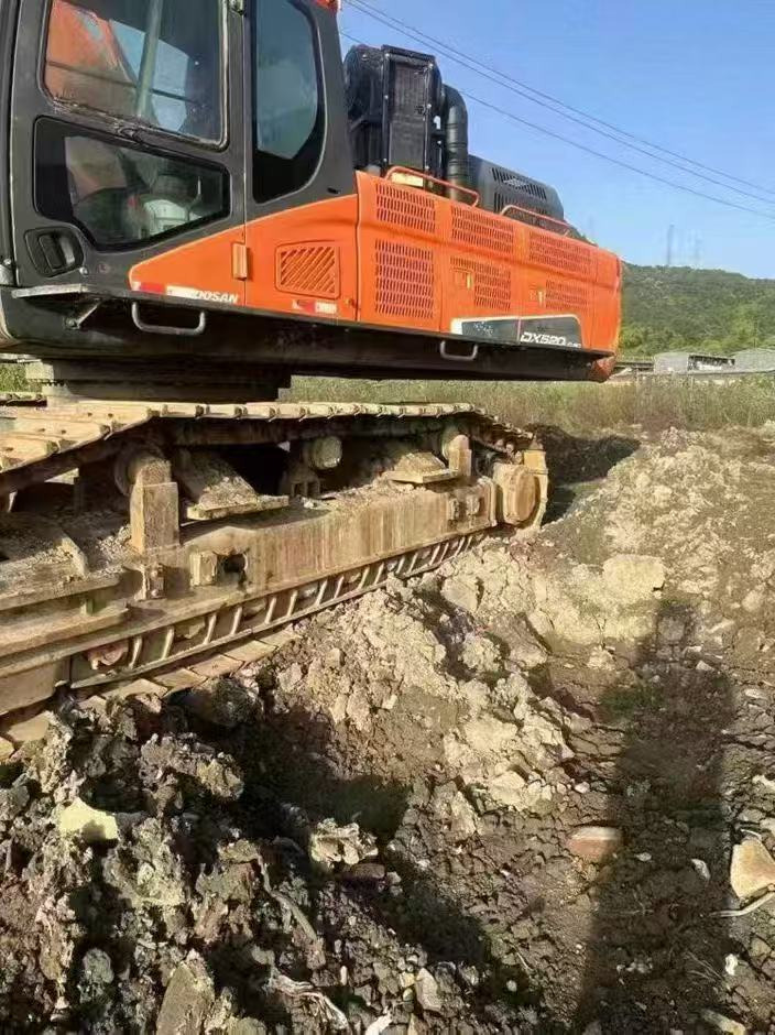 DOOSAN DX520 - Строительная техника: фото 2 DOOSAN DX520 - Строительная техника: фото 2