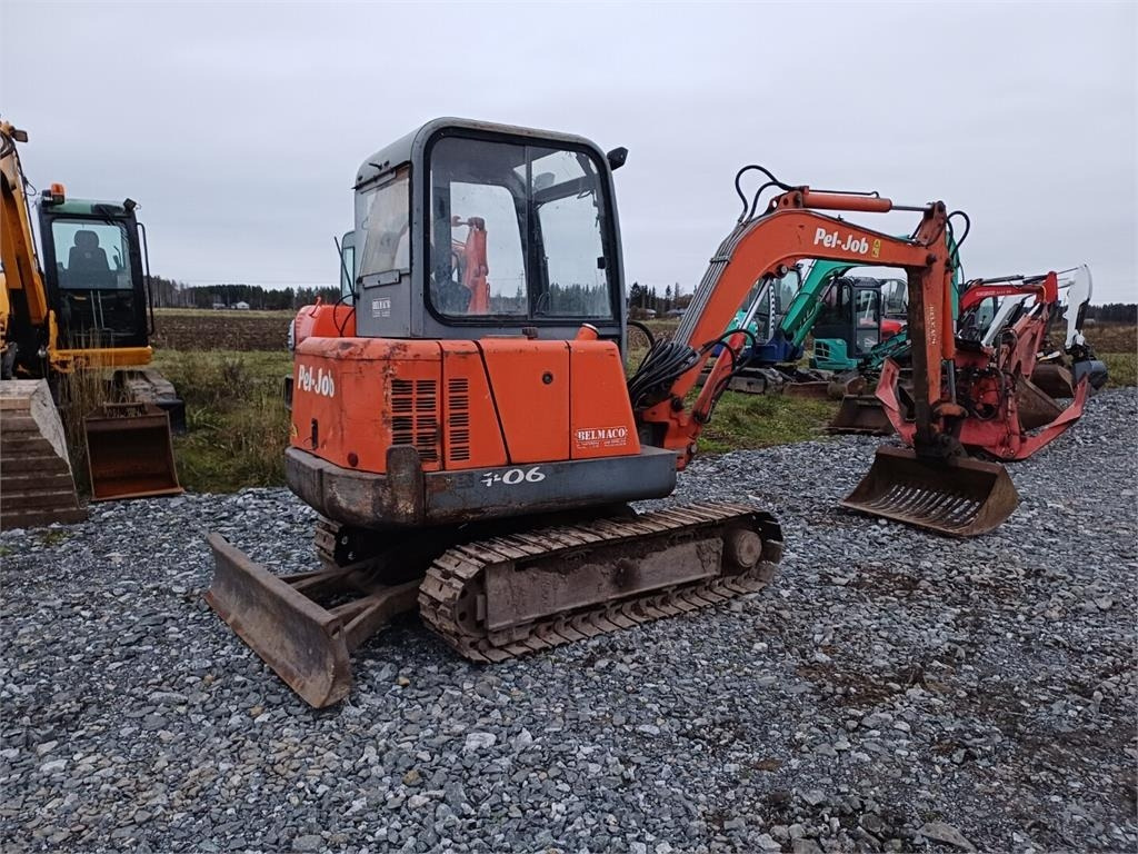 Pel-Job EB406 rautateloilla. Kolme kauhaa - Мини-экскаватор: фото 5 Pel-Job EB406 rautateloilla. Kolme kauhaa - Мини-экскаватор: фото 5