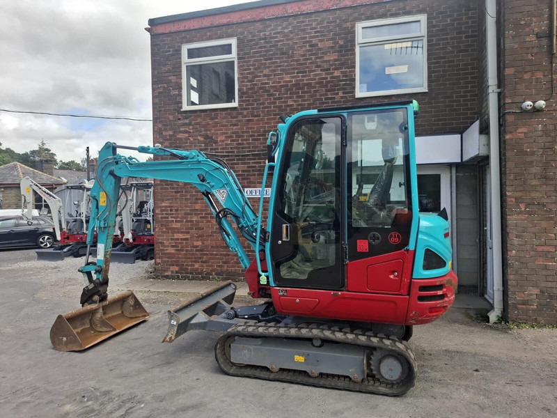 Takeuchi TB230 - Мини-экскаватор: фото 3 Takeuchi TB230 - Мини-экскаватор: фото 3