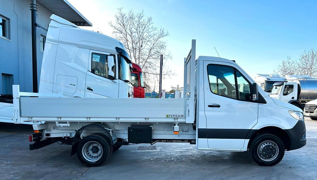 Mercedes 515 T 37/50 PRO Ribaltabile Tril. - Малотоннажный самосвал: фото 4 Mercedes 515 T 37/50 PRO Ribaltabile Tril. - Малотоннажный самосвал: фото 4