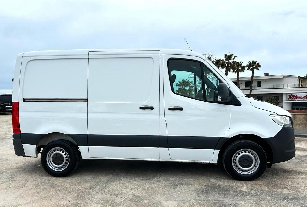 Mercedes Sprinter 311 F 32/35 - Цельнометаллический фургон: фото 4 Mercedes Sprinter 311 F 32/35 - Цельнометаллический фургон: фото 4