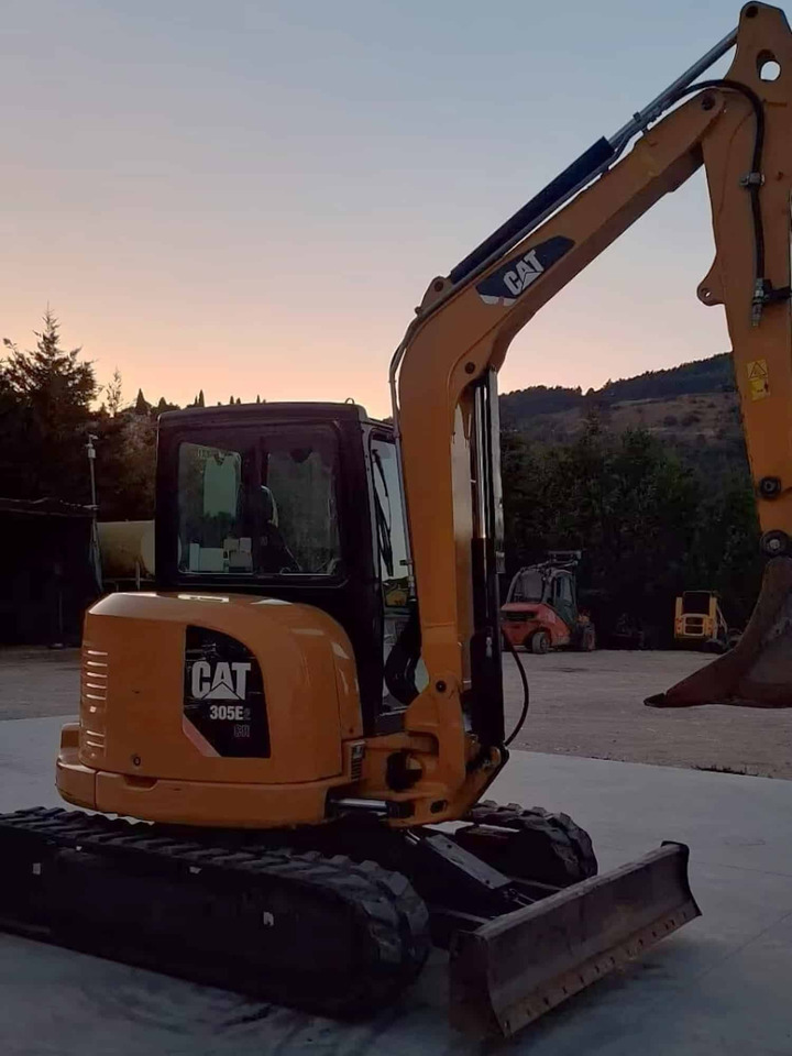 CAT 305CCR - Мини-экскаватор: фото 1 CAT 305CCR - Мини-экскаватор: фото 1