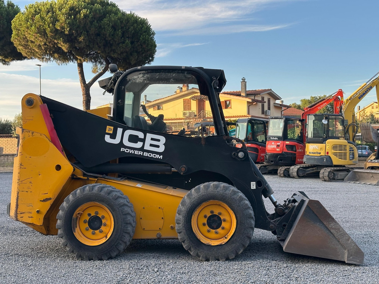 JCB 225 - Мини-погрузчик с бортовым поворотом: фото 5 JCB 225 - Мини-погрузчик с бортовым поворотом: фото 5
