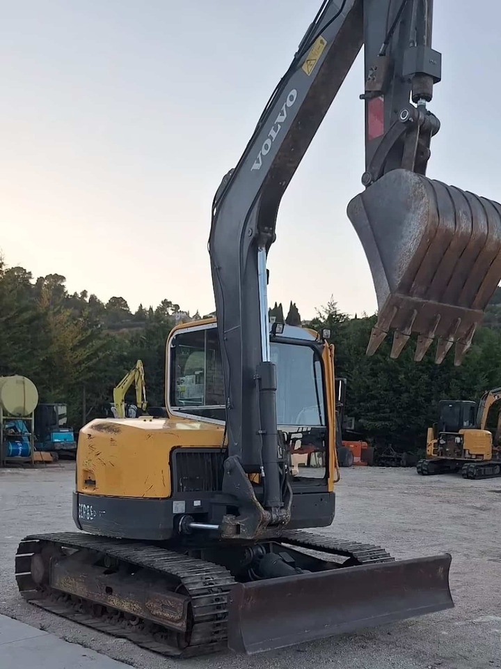 VOLVO ECR88 PLUS - Мини-экскаватор: фото 1 VOLVO ECR88 PLUS - Мини-экскаватор: фото 1