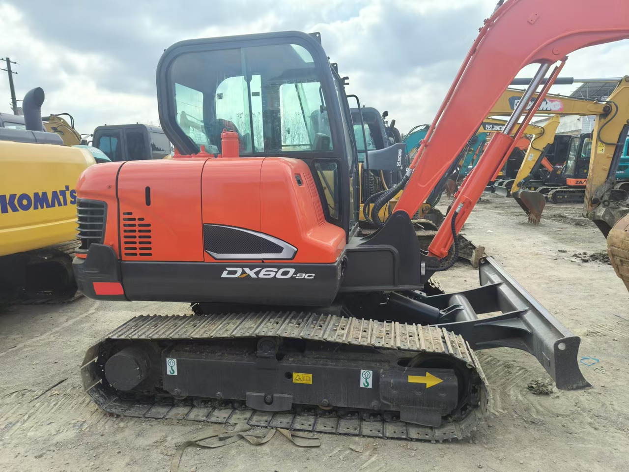 DOOSAN DX60 - Гусеничный экскаватор: фото 3 DOOSAN DX60 - Гусеничный экскаватор: фото 3