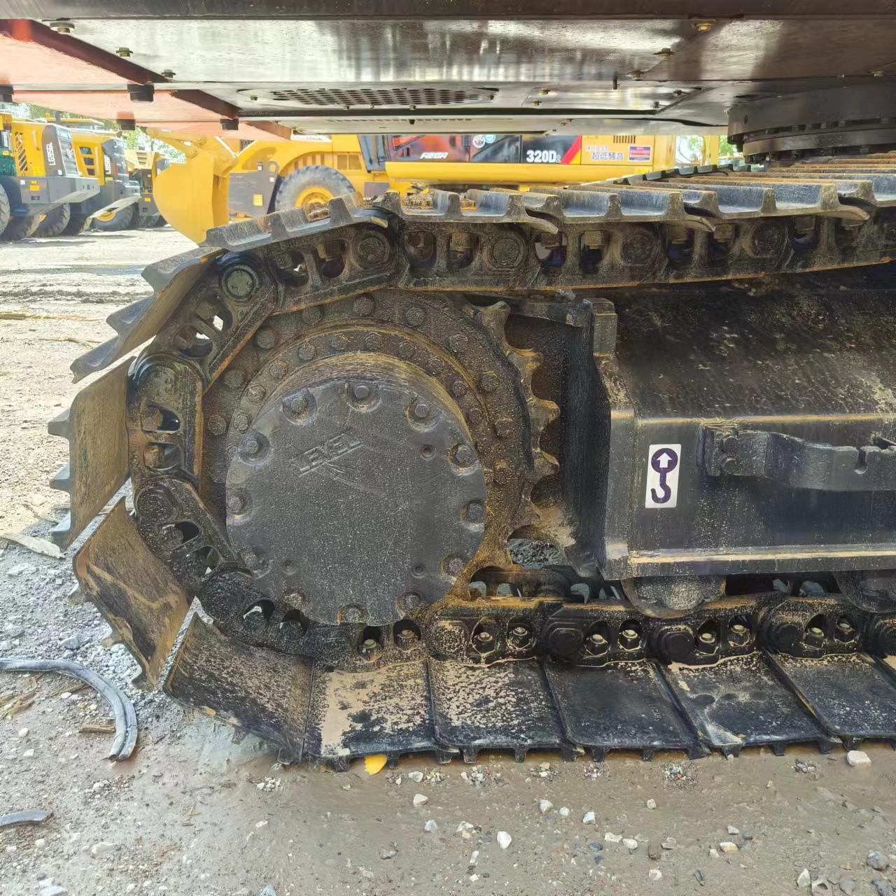 Гусеничный экскаватор HITACHI ZX210: фото 9 Гусеничный экскаватор HITACHI ZX210: фото 9