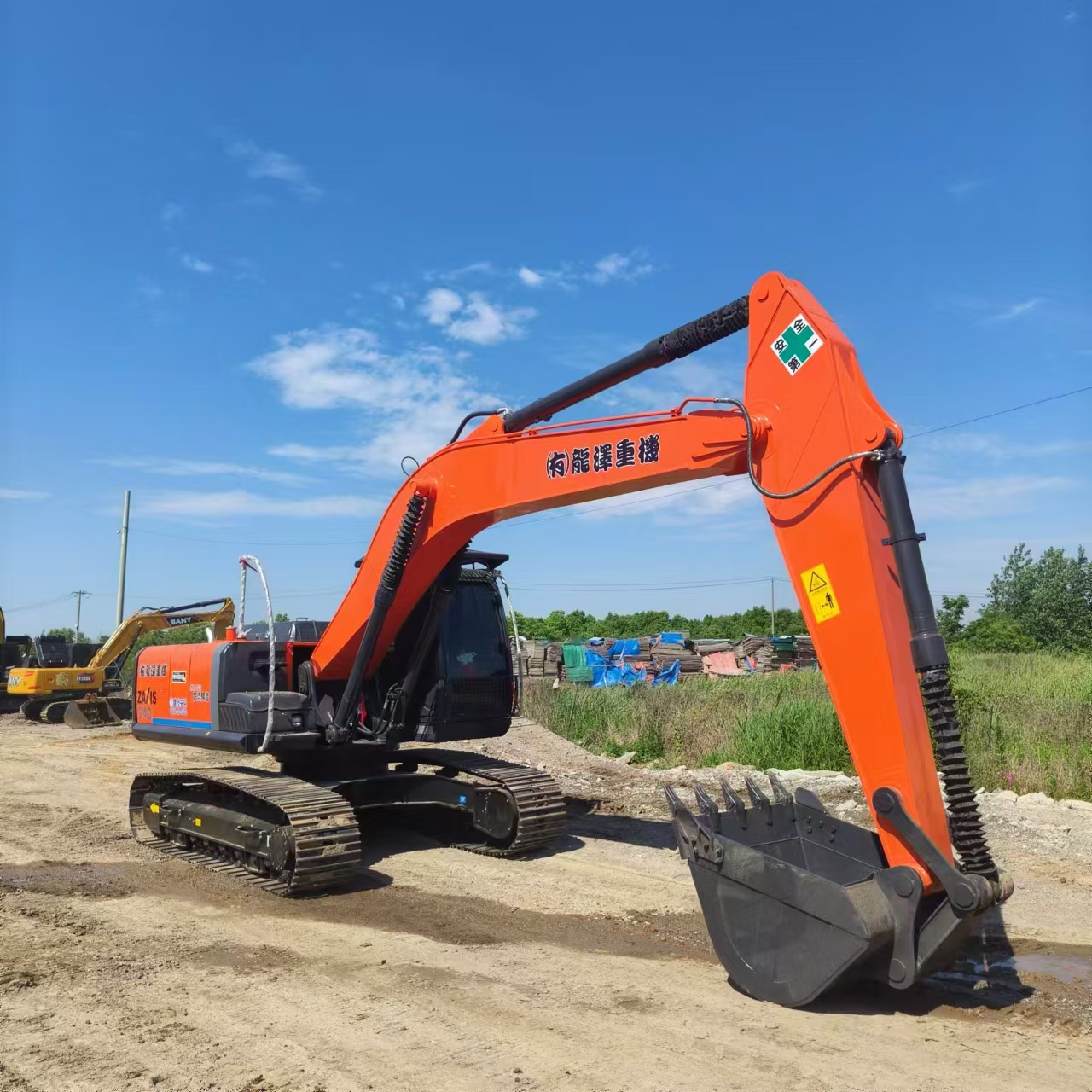 HITACHI ZX240 - Гусеничный экскаватор: фото 1 HITACHI ZX240 - Гусеничный экскаватор: фото 1