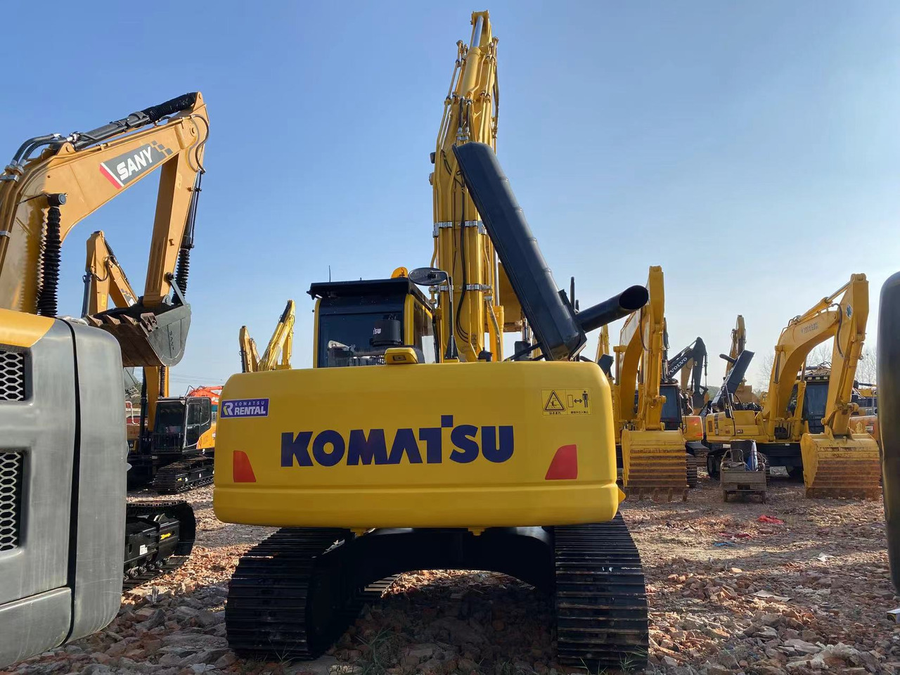 KOMATSU PC220 - Гусеничный экскаватор: фото 5 KOMATSU PC220 - Гусеничный экскаватор: фото 5
