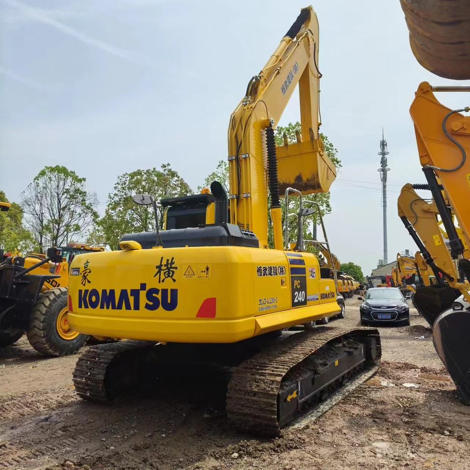Гусеничный экскаватор KOMATSU PC240LC-8: фото 6