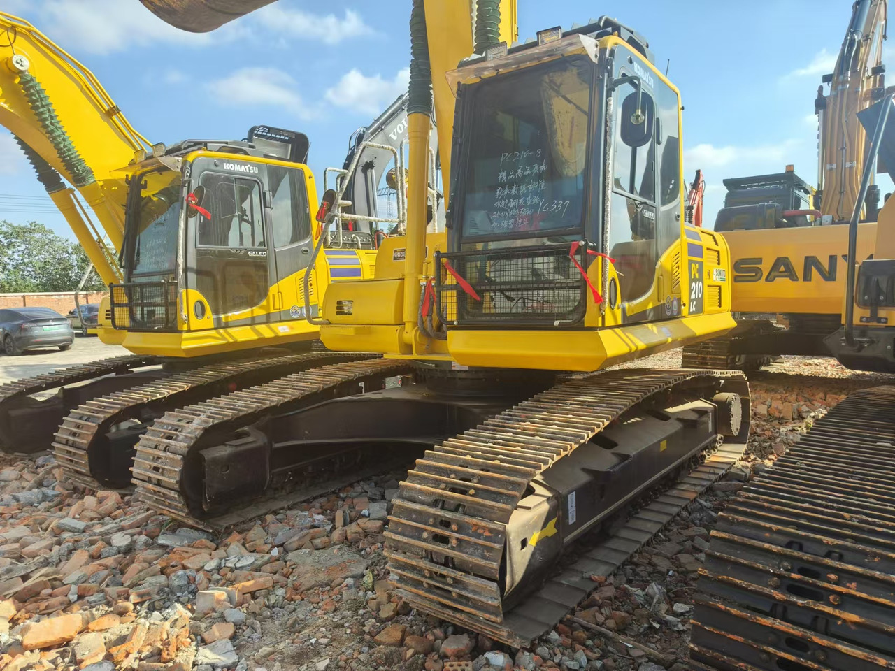 KOMATSU pc210 - Гусеничный экскаватор: фото 4 KOMATSU pc210 - Гусеничный экскаватор: фото 4