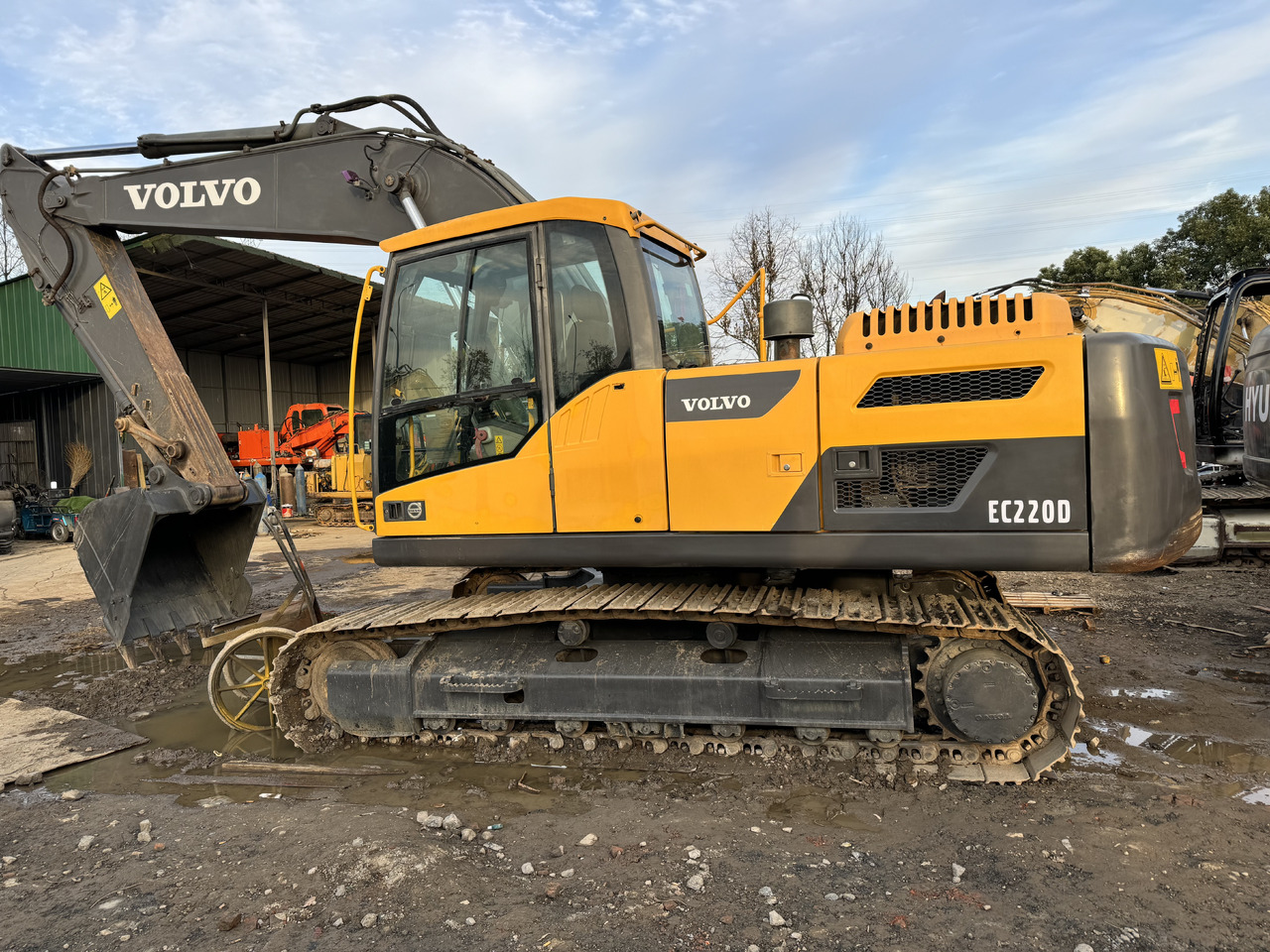 VOLVO EC220D - Гусеничный экскаватор: фото 2 VOLVO EC220D - Гусеничный экскаватор: фото 2