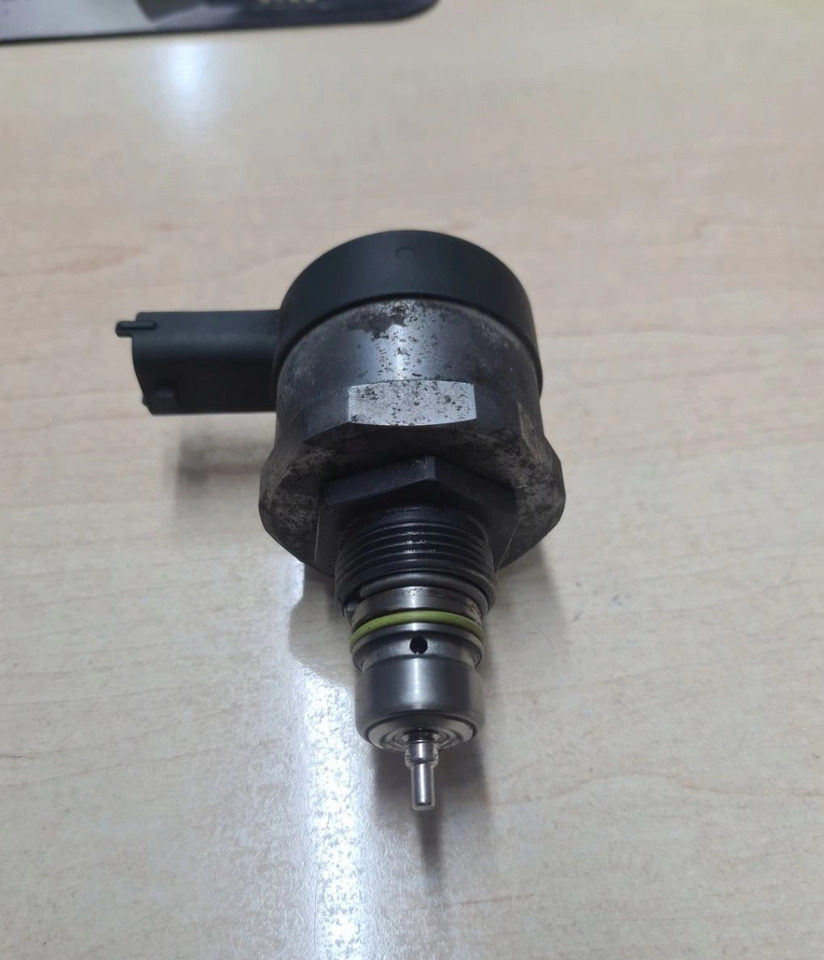 BOSCH ZAWÓR REGULATOR CIŚNIENIA LISTWY PALIWA FORD F-MAX 500 GC46 9H321 BA - Клапан для Грузовиков: фото 2 BOSCH ZAWÓR REGULATOR CIŚNIENIA LISTWY PALIWA FORD F-MAX 500 GC46 9H321 BA - Клапан для Грузовиков: фото 2