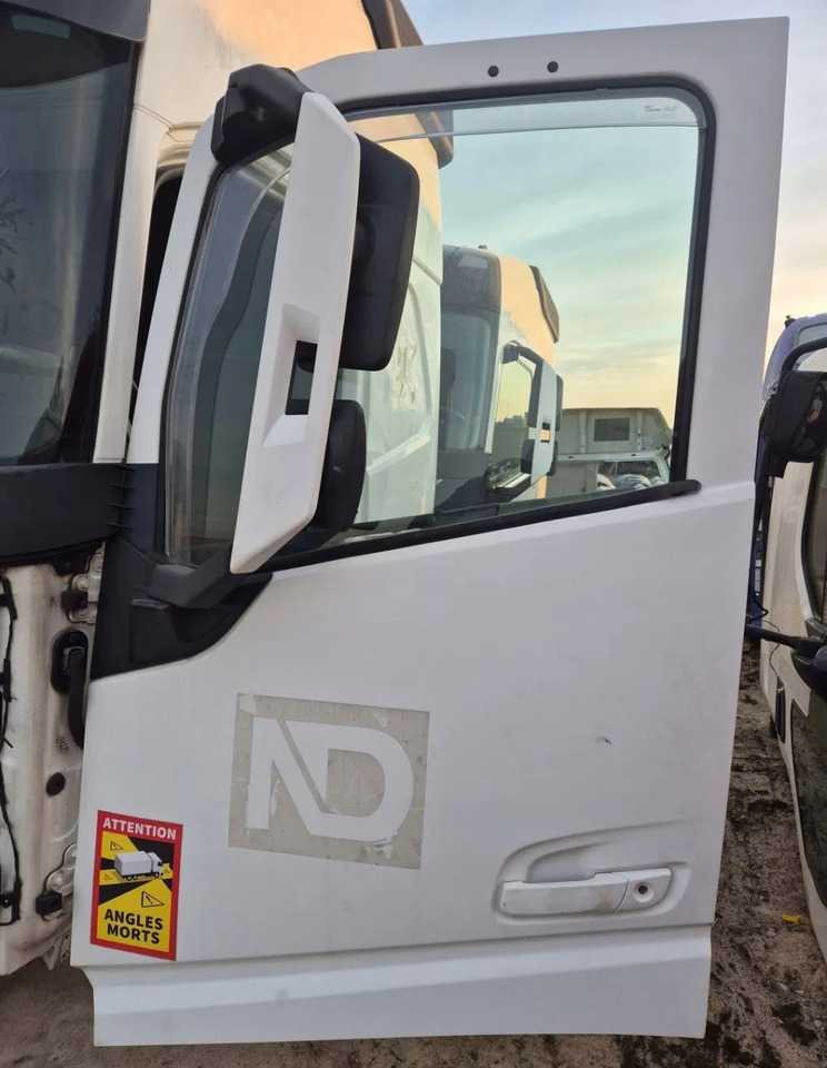 DRZWI KOMPLETNE LEWE VOLVO FH 4 1110 - Дверь и запчасти: фото 1 DRZWI KOMPLETNE LEWE VOLVO FH 4 1110 - Дверь и запчасти: фото 1
