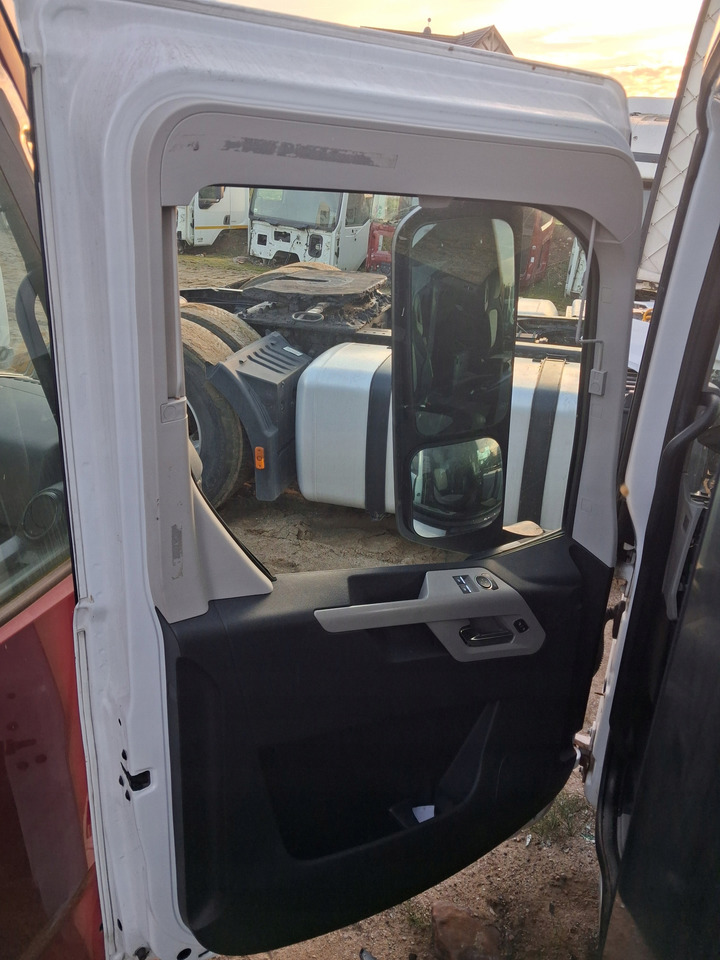 FORD KOMPLETNE LEWE FORD F-MAX 500 TRUCKS EURO 6 - Дверь и запчасти: фото 4 FORD KOMPLETNE LEWE FORD F-MAX 500 TRUCKS EURO 6 - Дверь и запчасти: фото 4