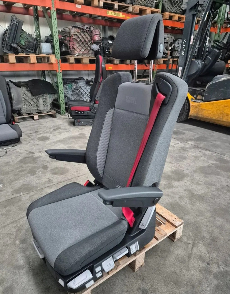 FOTEL PNEUMATYCZY SIEDZENIE KIEROWCY RENAULT RANGE GAMA T C K EVO LIFT - Сиденье: фото 1 FOTEL PNEUMATYCZY SIEDZENIE KIEROWCY RENAULT RANGE GAMA T C K EVO LIFT - Сиденье: фото 1