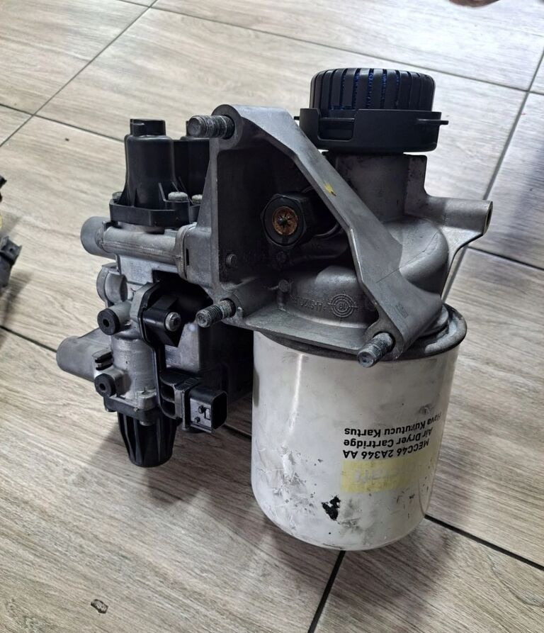 Ford OSUSZACZA ZAWÓR POWIETRZA WIELOZAWÓR F-MAX 500 CARGO EURO 6. JC46 Wabco - Детали тормозной системы для Грузовиков: фото 2 Ford OSUSZACZA ZAWÓR POWIETRZA WIELOZAWÓR F-MAX 500 CARGO EURO 6. JC46 Wabco - Детали тормозной системы для Грузовиков: фото 2