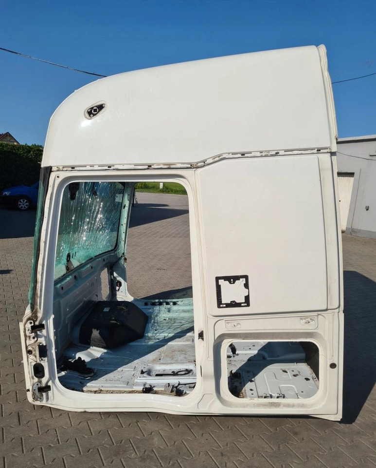 GOŁA SZKIELET POSZYCIE BLACHA RENAULT GAMA T HIGH WYSOKA KABINA - USZKODZONA - Кабина: фото 2 GOŁA SZKIELET POSZYCIE BLACHA RENAULT GAMA T HIGH WYSOKA KABINA - USZKODZONA - Кабина: фото 2