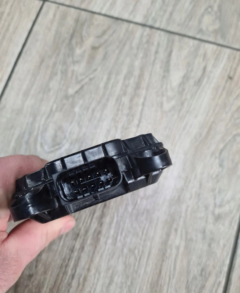 KNORR-BREMSE K096653H001 575127535 210101163 54087259C K155778 Z228902 Z246709 - Сенсор: фото 4 KNORR-BREMSE K096653H001 575127535 210101163 54087259C K155778 Z228902 Z246709 - Сенсор: фото 4