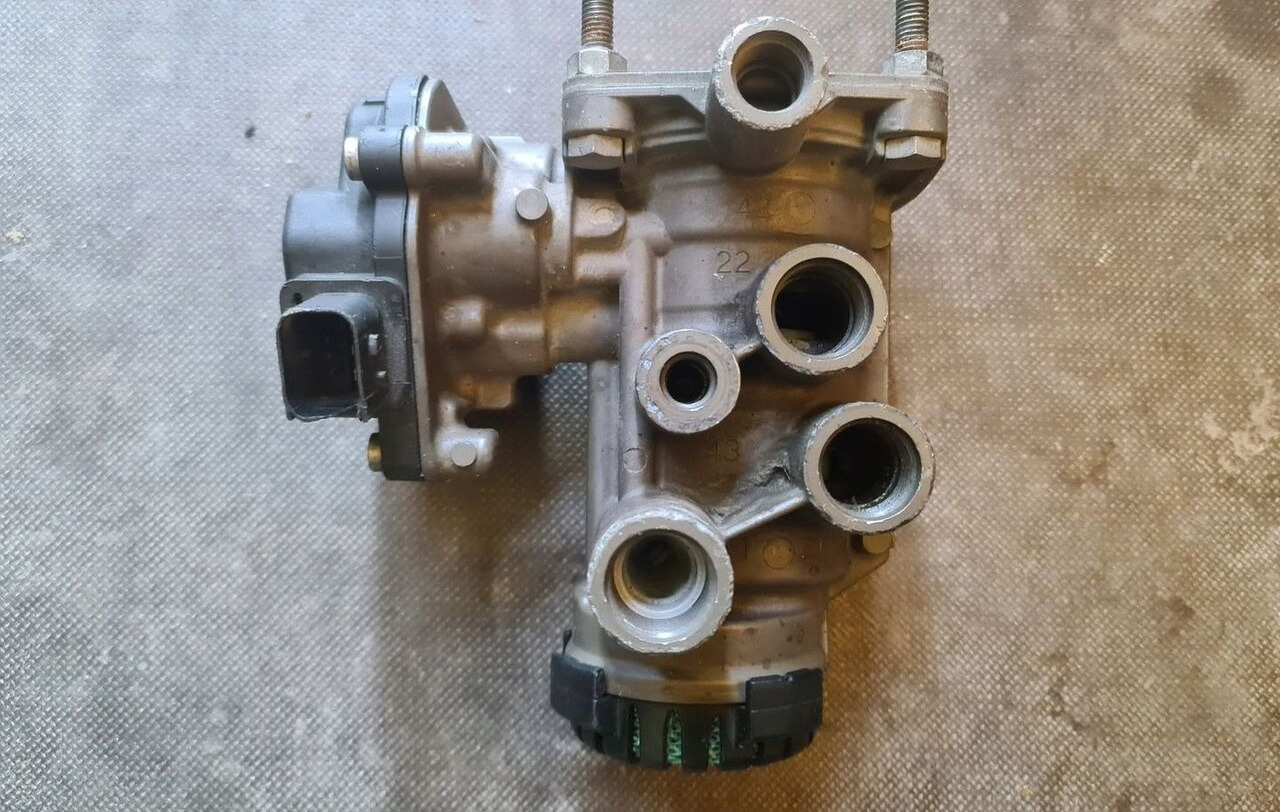 Knorr-Bremse Europa Renault Gama, Range T / Volvo FH, FM4 - Тормозной клапан для Грузовиков: фото 2 Knorr-Bremse Europa Renault Gama, Range T / Volvo FH, FM4 - Тормозной клапан для Грузовиков: фото 2