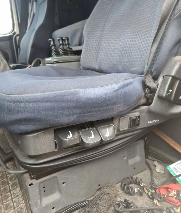 PNEUMATYCZNY KIEROWCY LEWY Volvo FH FM 9 12 13 - Сиденье для Грузовиков: фото 3 PNEUMATYCZNY KIEROWCY LEWY Volvo FH FM 9 12 13 - Сиденье для Грузовиков: фото 3