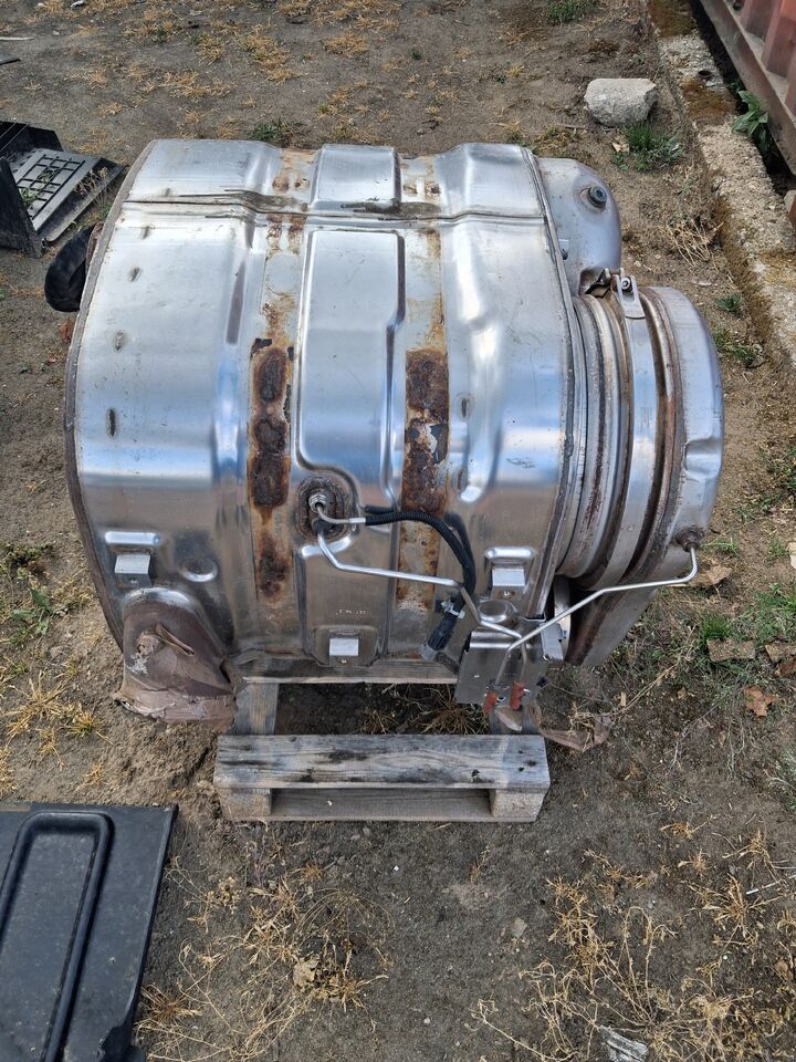 RENAULT KATALIZATOR TŁUMIK DPF FILTR VOLVO FH 4 FM 4 RENAULT GAMA T RANGE. - Катализатор для Грузовиков: фото 1 RENAULT KATALIZATOR TŁUMIK DPF FILTR VOLVO FH 4 FM 4 RENAULT GAMA T RANGE. - Катализатор для Грузовиков: фото 1