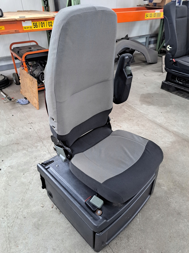 Renault FOTEL OBRACANY SIEDZENIE PASAŻERA RENAULT MAGNUM DXI LIFT VEGA S - Сиденье для Грузовиков: фото 1 Renault FOTEL OBRACANY SIEDZENIE PASAŻERA RENAULT MAGNUM DXI LIFT VEGA S - Сиденье для Грузовиков: фото 1