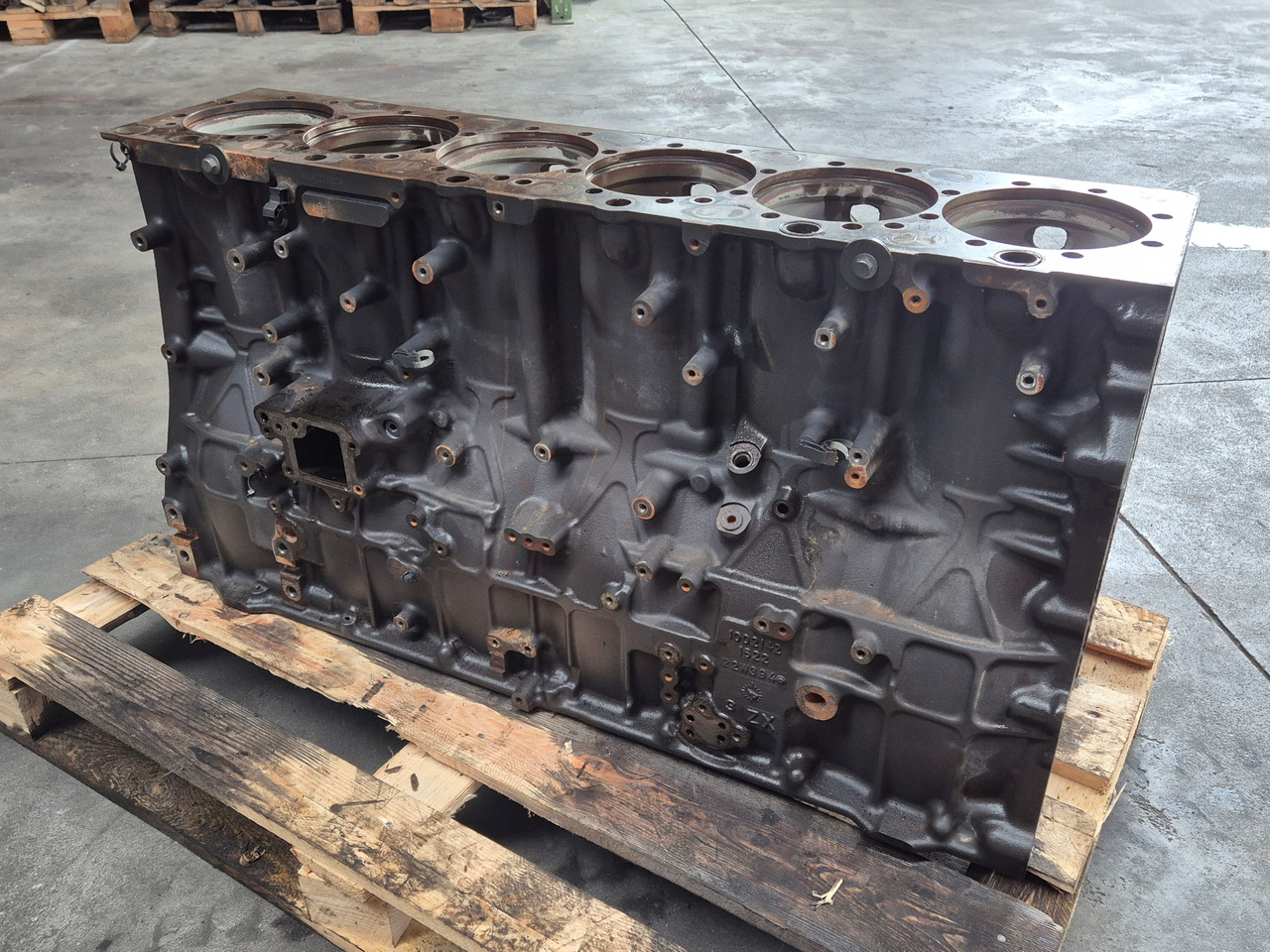 VOLVO BLOK SILNIKA RENAULT GAMA RANGE T EVO TURBOCOMPOUND VOLVO FH 5 D13K 2226825 K8 - Блок цилиндров для Грузовиков: фото 1 VOLVO BLOK SILNIKA RENAULT GAMA RANGE T EVO TURBOCOMPOUND VOLVO FH 5 D13K 2226825 K8 - Блок цилиндров для Грузовиков: фото 1