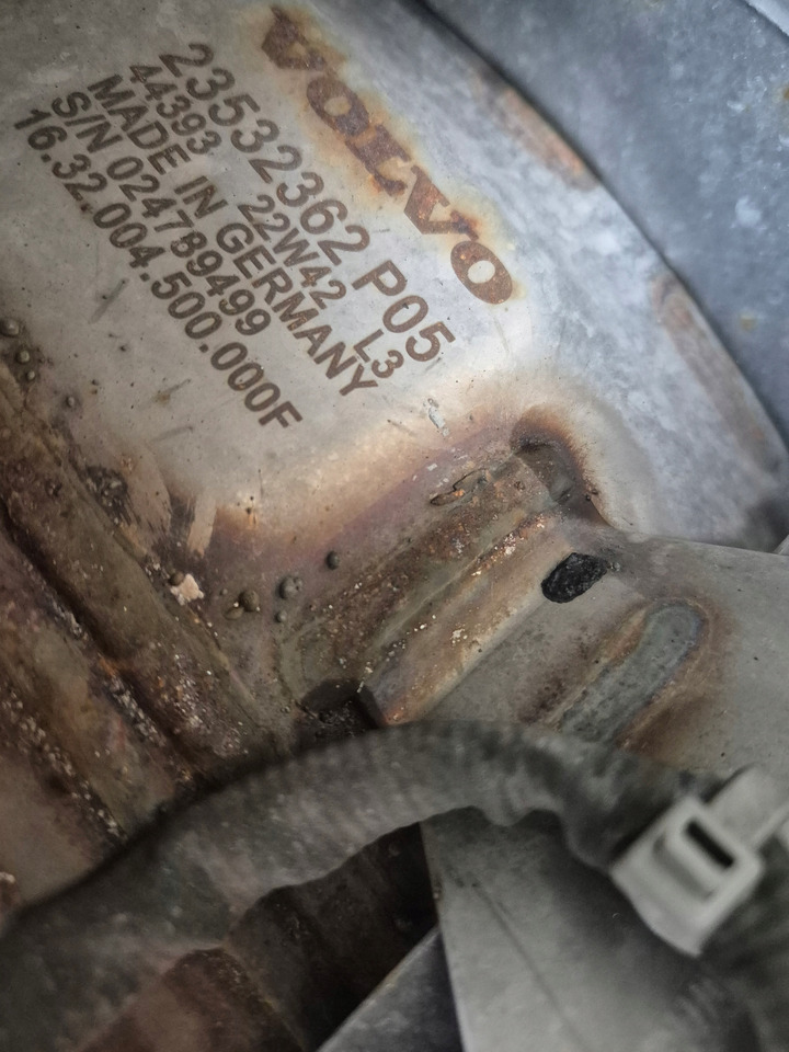 VOLVO FH 5 FM 5 RENAULT GAMA T EVO KOMPLETNY 23532362 P05 - Катализатор: фото 2 VOLVO FH 5 FM 5 RENAULT GAMA T EVO KOMPLETNY 23532362 P05 - Катализатор: фото 2