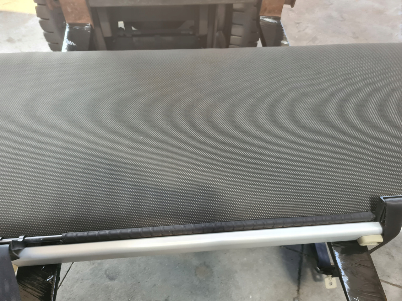 VOLVO ŁÓŻKO KOMPLETNE GÓRNE LEŻANKA MOCOWANIA - Сиденье для Грузовиков: фото 4 VOLVO ŁÓŻKO KOMPLETNE GÓRNE LEŻANKA MOCOWANIA - Сиденье для Грузовиков: фото 4