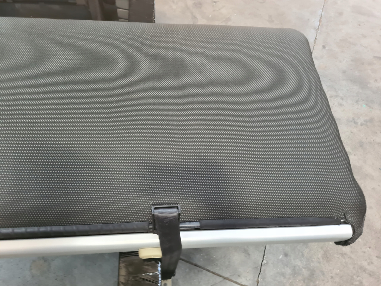 VOLVO ŁÓŻKO KOMPLETNE GÓRNE LEŻANKA MOCOWANIA - Сиденье для Грузовиков: фото 2 VOLVO ŁÓŻKO KOMPLETNE GÓRNE LEŻANKA MOCOWANIA - Сиденье для Грузовиков: фото 2