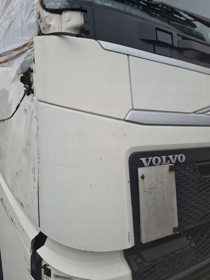 VOLVO MASKA KOMPLETNA GÓRNA ATRAPA KABINY VOLVO FH 4 1108 - Капот для Грузовиков: фото 2 VOLVO MASKA KOMPLETNA GÓRNA ATRAPA KABINY VOLVO FH 4 1108 - Капот для Грузовиков: фото 2