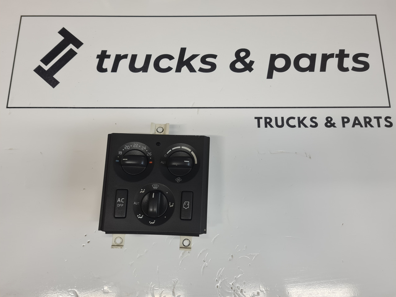 VOLVO PANEL NAWIEWU OGRZEWANIA KLIMATYZACJI VOLVO FH FM 9 13 LIFT - Отопление/ Вентиляция для Грузовиков: фото 1 VOLVO PANEL NAWIEWU OGRZEWANIA KLIMATYZACJI VOLVO FH FM 9 13 LIFT - Отопление/ Вентиляция для Грузовиков: фото 1