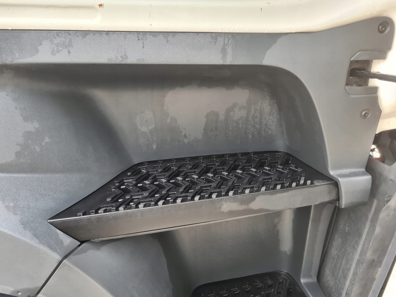 VOLVO STOPIEŃ STOPNICA KOMPLETNA PRAWA STELAŻ ORYGINAŁ VOLVO FH 5 - Боковая подножка для Грузовиков: фото 3 VOLVO STOPIEŃ STOPNICA KOMPLETNA PRAWA STELAŻ ORYGINAŁ VOLVO FH 5 - Боковая подножка для Грузовиков: фото 3