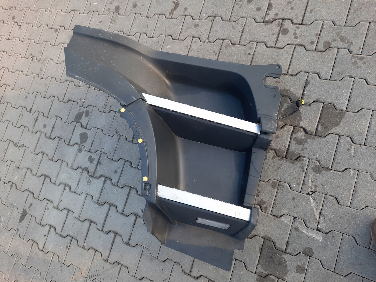 VOLVO STOPIEŃ STOPNICA PRAWA STELAŻ ORYGINAŁ VOLVO FH 4 - Боковая подножка для Грузовиков: фото 1 VOLVO STOPIEŃ STOPNICA PRAWA STELAŻ ORYGINAŁ VOLVO FH 4 - Боковая подножка для Грузовиков: фото 1