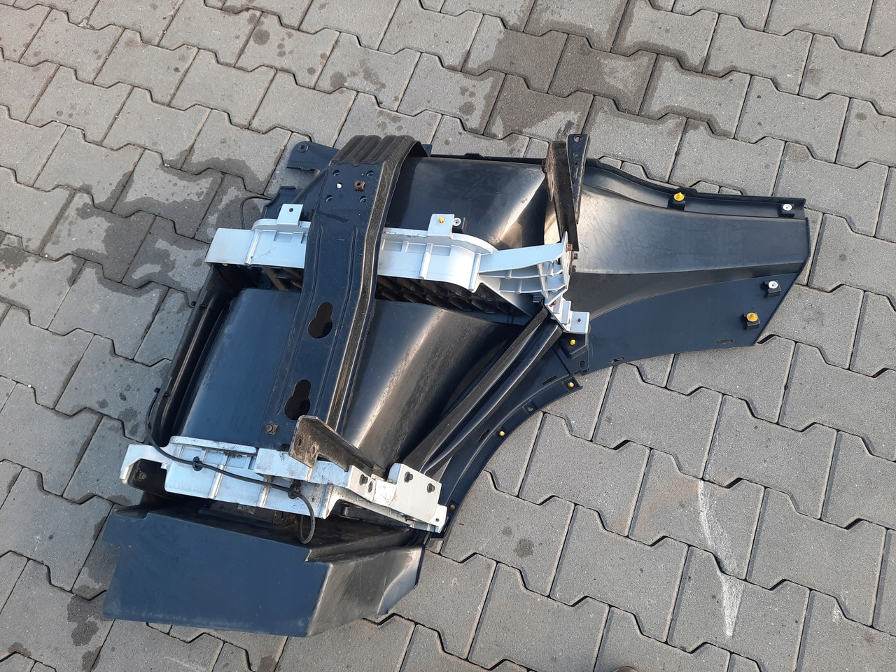 VOLVO STOPIEŃ STOPNICA PRAWA STELAŻ ORYGINAŁ VOLVO FH 4 - Боковая подножка для Грузовиков: фото 5 VOLVO STOPIEŃ STOPNICA PRAWA STELAŻ ORYGINAŁ VOLVO FH 4 - Боковая подножка для Грузовиков: фото 5