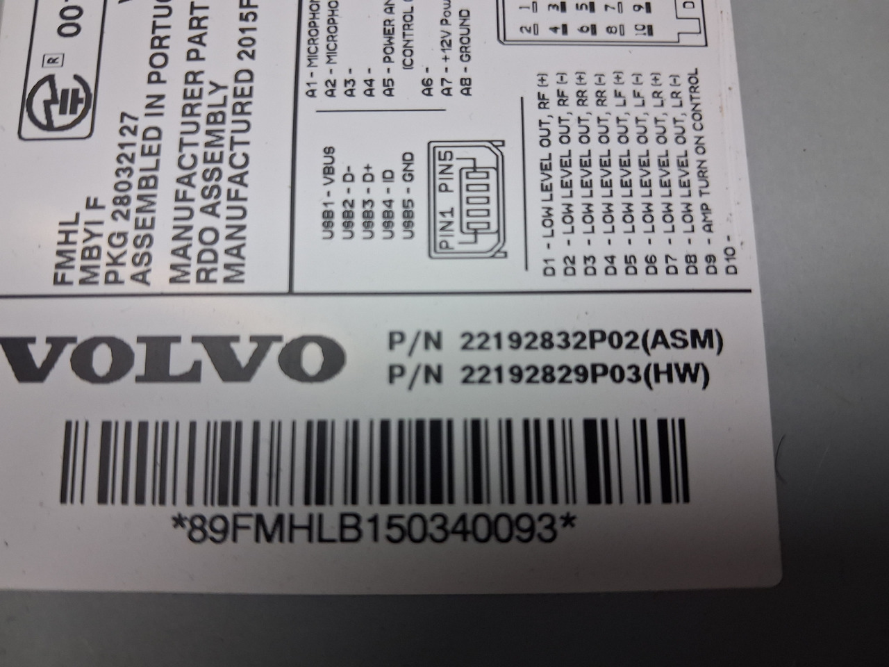 VOLVO ZMIENIARKA CD RADIO SEM CZYTNIK PŁYT CD VOLVO FH 4 FM 4 - Кабина и интерьер для Грузовиков: фото 4 VOLVO ZMIENIARKA CD RADIO SEM CZYTNIK PŁYT CD VOLVO FH 4 FM 4 - Кабина и интерьер для Грузовиков: фото 4