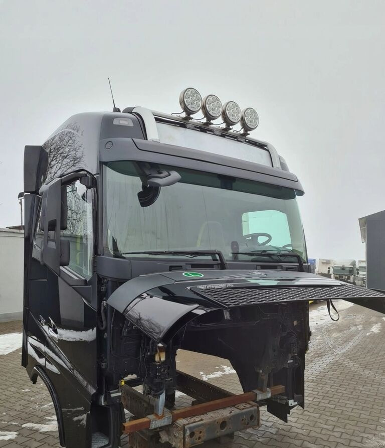 Volvo KOMPLETNA FH 16 750 EURO 6 GLOBETROTTER 2018 ROK Volvo VOLVO FH 16 750 EURO 6 GLOBETROTTER 2018 ROK - Кабина для Грузовиков: фото 2 Volvo KOMPLETNA FH 16 750 EURO 6 GLOBETROTTER 2018 ROK Volvo VOLVO FH 16 750 EURO 6 GLOBETROTTER 2018 ROK - Кабина для Грузовиков: фото 2