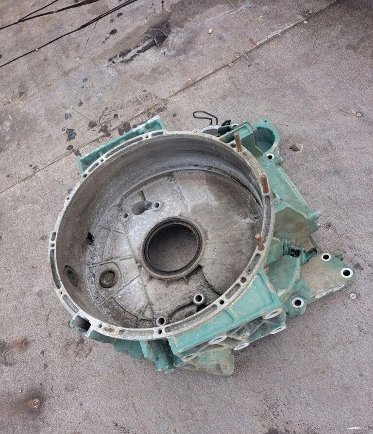 Volvo OBUDOWA SPRZĘGŁA KOŁA ZAMACHOWEGO FL D8K RENAULT GAMA D EURO 6. Volvo OE - Маховик для Грузовиков: фото 1 Volvo OBUDOWA SPRZĘGŁA KOŁA ZAMACHOWEGO FL D8K RENAULT GAMA D EURO 6. Volvo OE - Маховик для Грузовиков: фото 1