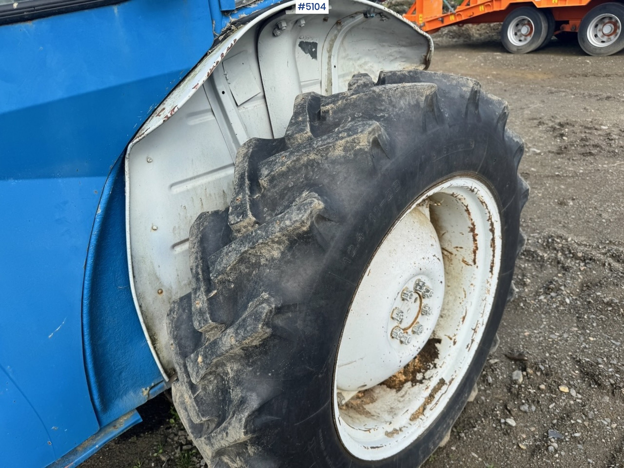 Трактор 1972 Ford 3000 4x2 w/ Front loader: фото 25