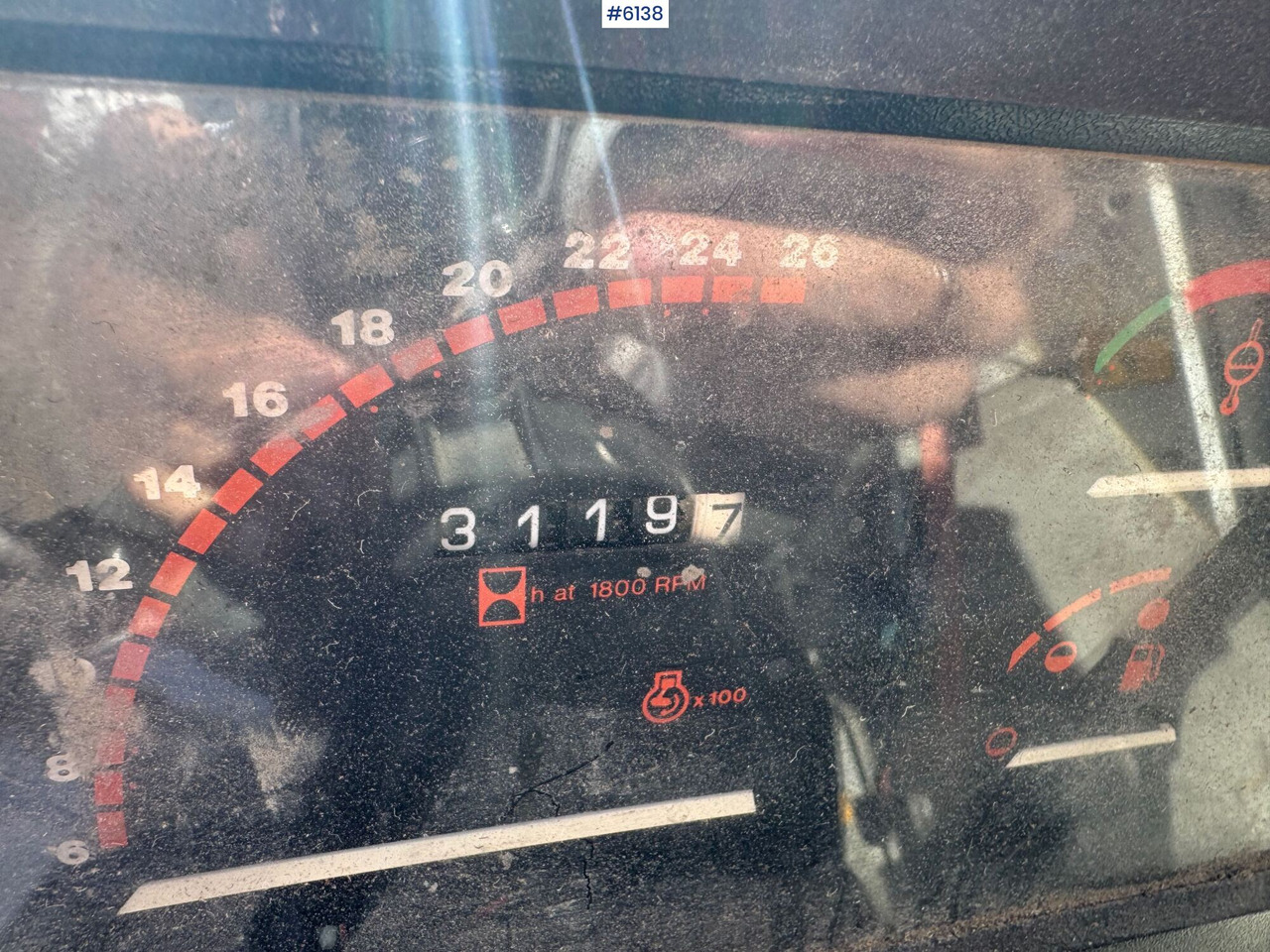 Трактор 1992 Massey Ferguson 372: фото 19