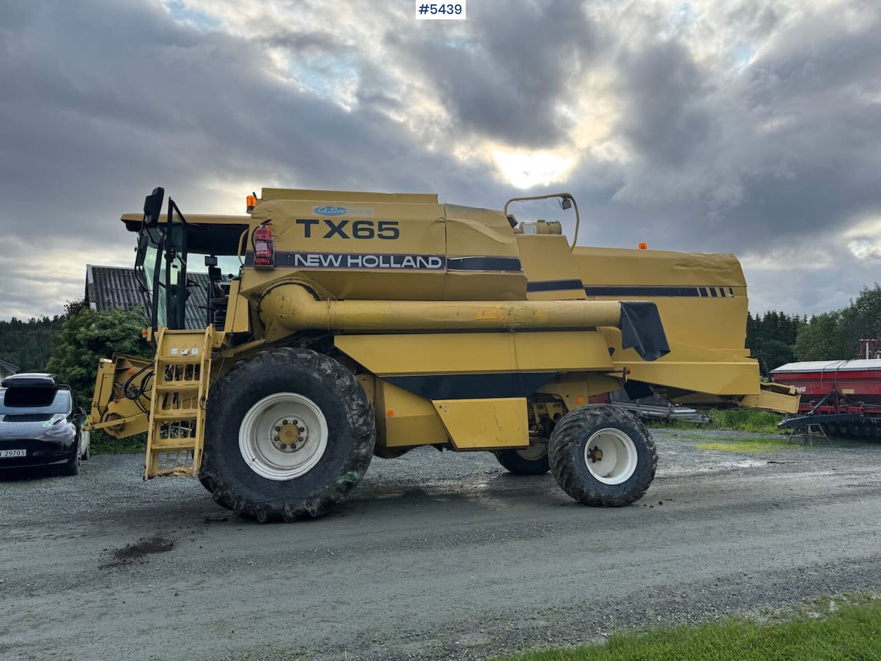 1995 New Holland TX65 m/ 20 fot skjærebord og henger - Зерноуборочный комбайн: фото 3 1995 New Holland TX65 m/ 20 fot skjærebord og henger - Зерноуборочный комбайн: фото 3