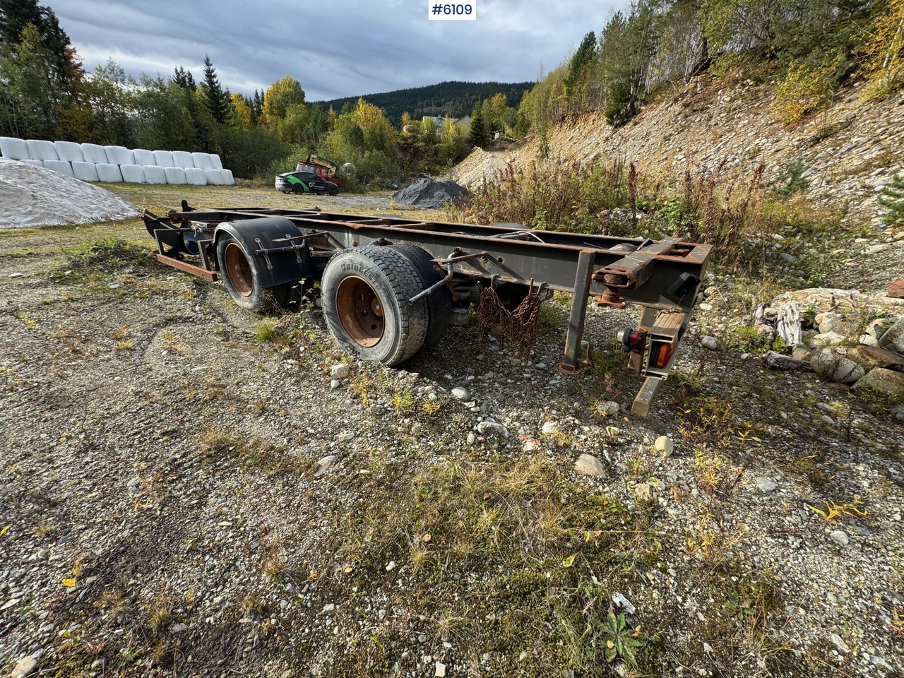 2002 Istrail container trailer. Repair object. - Низкорамный прицеп: фото 4 2002 Istrail container trailer. Repair object. - Низкорамный прицеп: фото 4