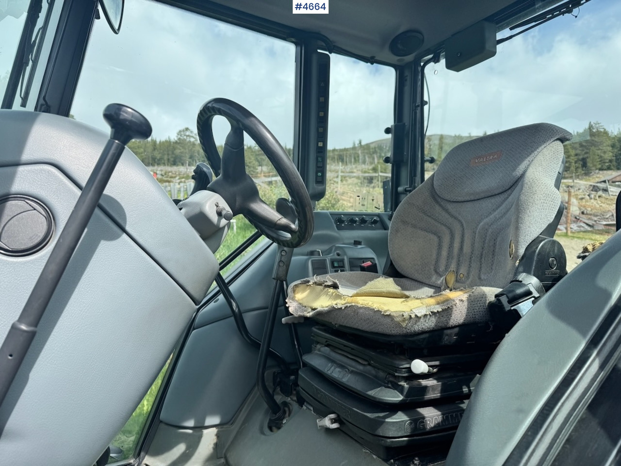 2003 Valtra A85-4 4x4 with Front Loader – 4450 hours! в лизинг 2003 Valtra A85-4 4x4 with Front Loader – 4450 hours!: фото 14