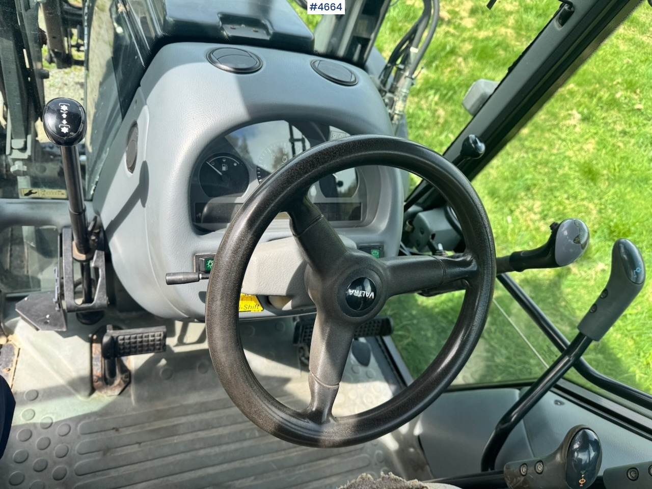 2003 Valtra A85-4 4x4 with Front Loader – 4450 hours! в лизинг 2003 Valtra A85-4 4x4 with Front Loader – 4450 hours!: фото 17