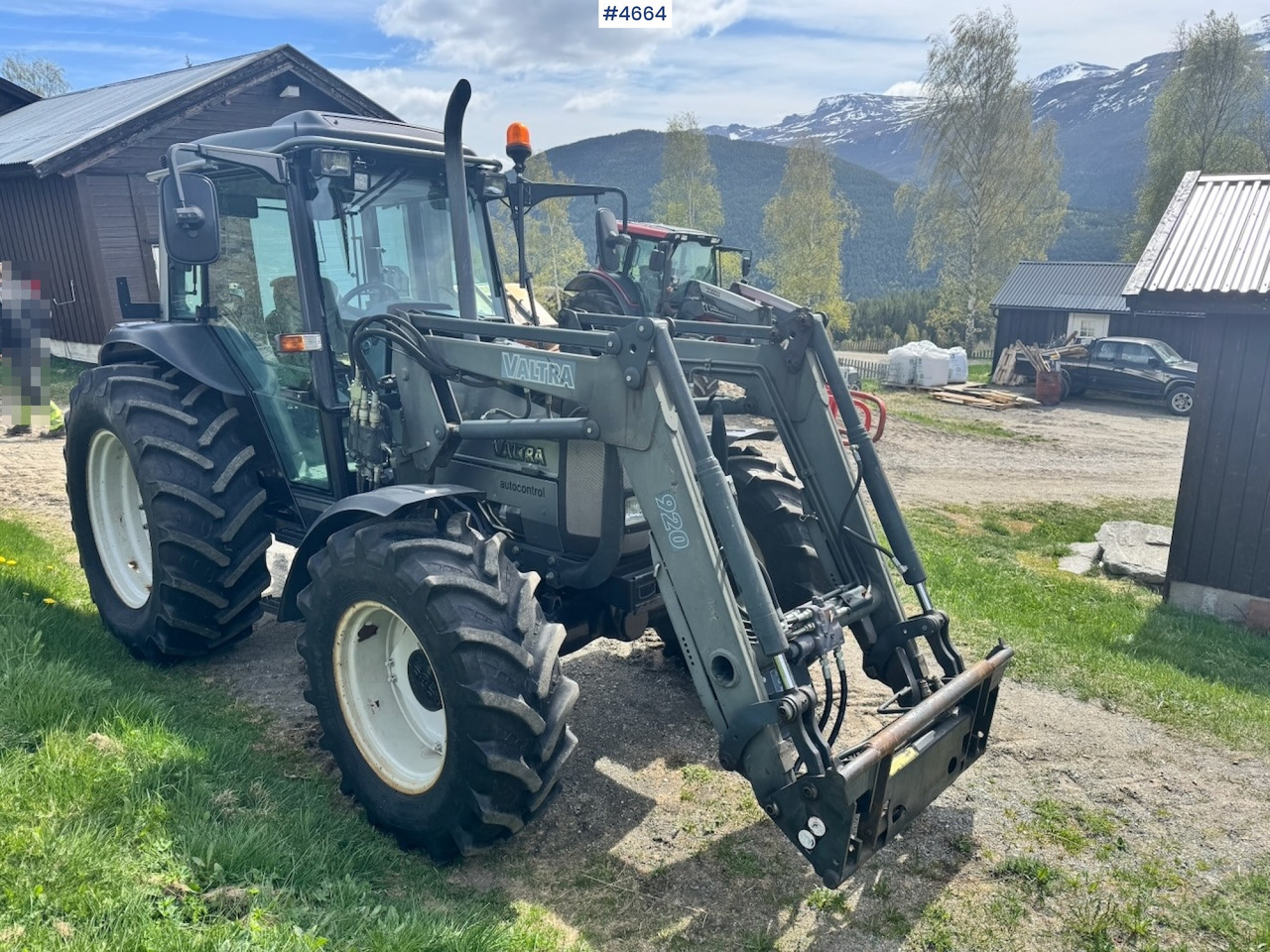 2003 Valtra A85-4 4x4 with Front Loader – 4450 hours! - Трактор: фото 3 2003 Valtra A85-4 4x4 with Front Loader – 4450 hours! - Трактор: фото 3