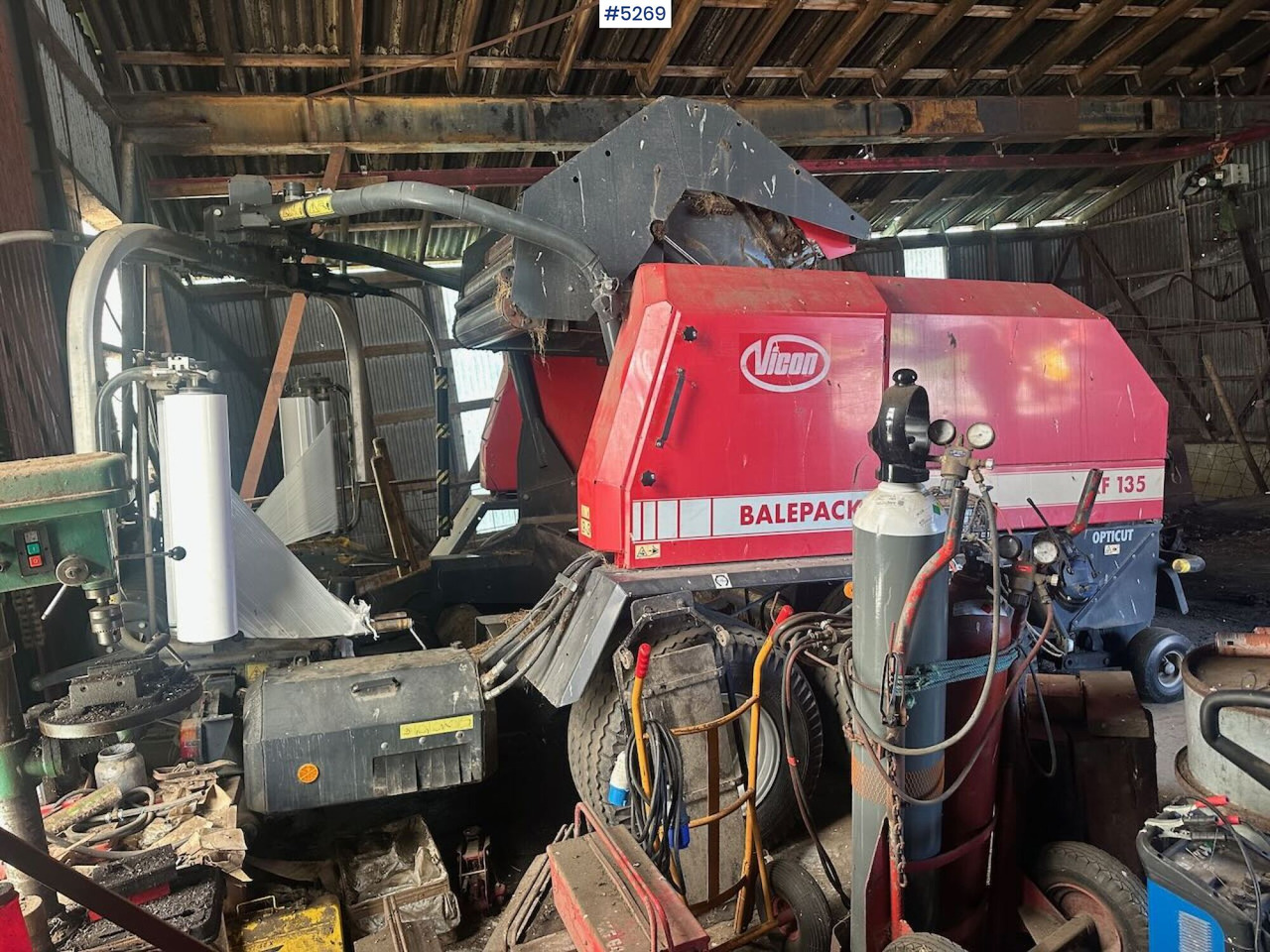 2003 Vicon RF 135 opticut round baler. - Техника для сенозаготовки: фото 4 2003 Vicon RF 135 opticut round baler. - Техника для сенозаготовки: фото 4
