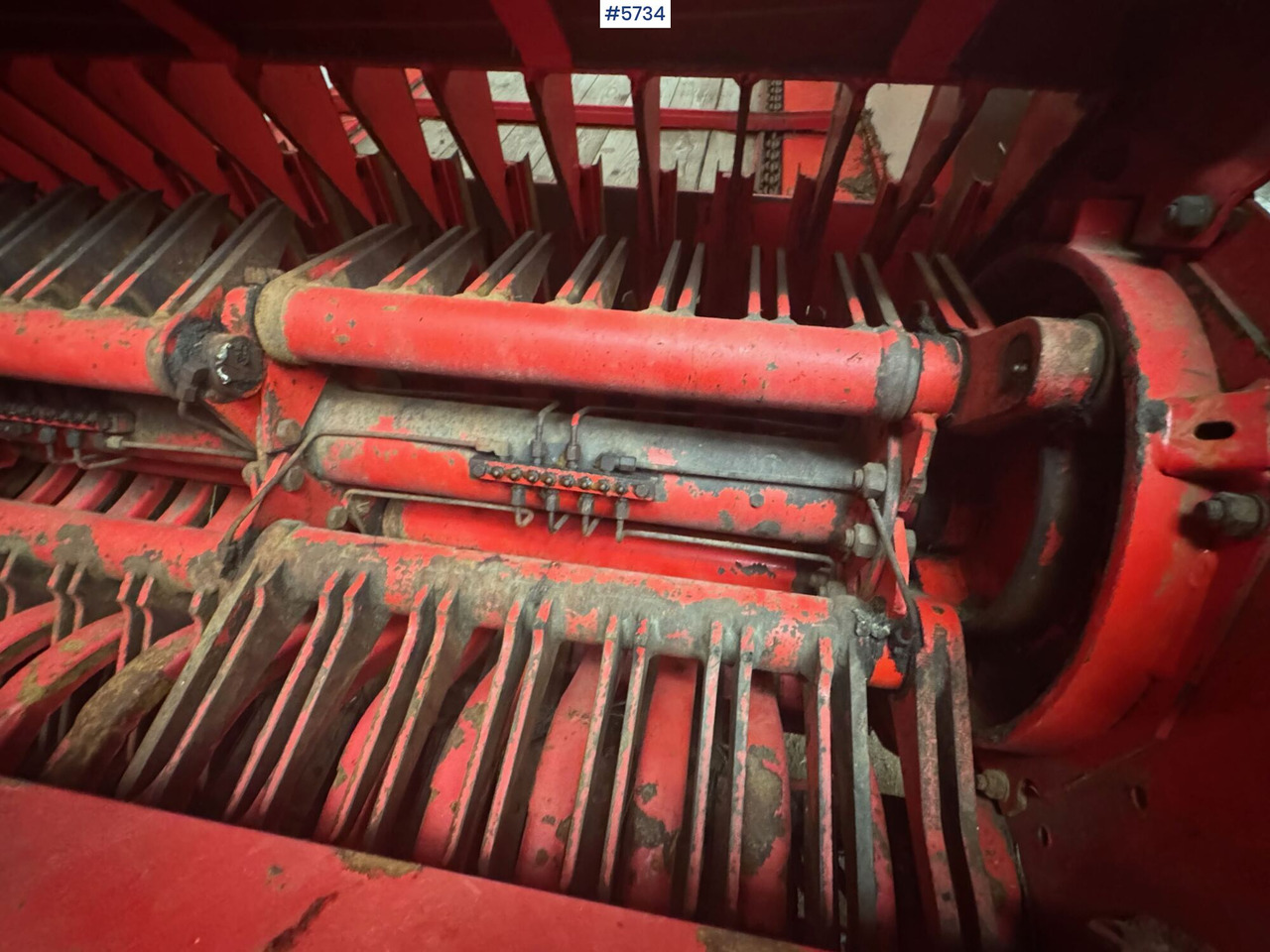 Техника для сенозаготовки 2005 Pottinger Euroboss 330t supermatic: фото 13 Техника для сенозаготовки 2005 Pottinger Euroboss 330t supermatic: фото 13