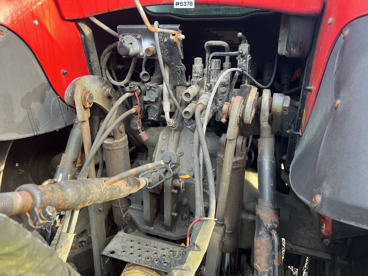 Трактор 2007 Massey-Ferguson 6465 4x4 Plow Tractor: фото 16 Трактор 2007 Massey-Ferguson 6465 4x4 Plow Tractor: фото 16