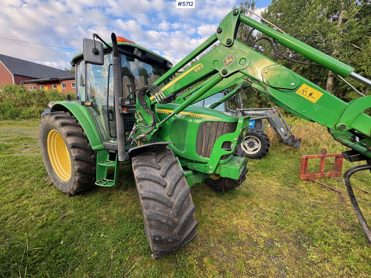 2008 John Deere 6320 SE with front loader and 2 buckets! - Трактор: фото 2 2008 John Deere 6320 SE with front loader and 2 buckets! - Трактор: фото 2