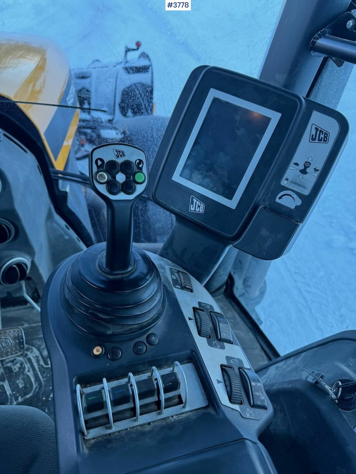 Трактор 2010 JCB Fastrac 8250: фото 27